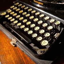 A Yiddish typewriter